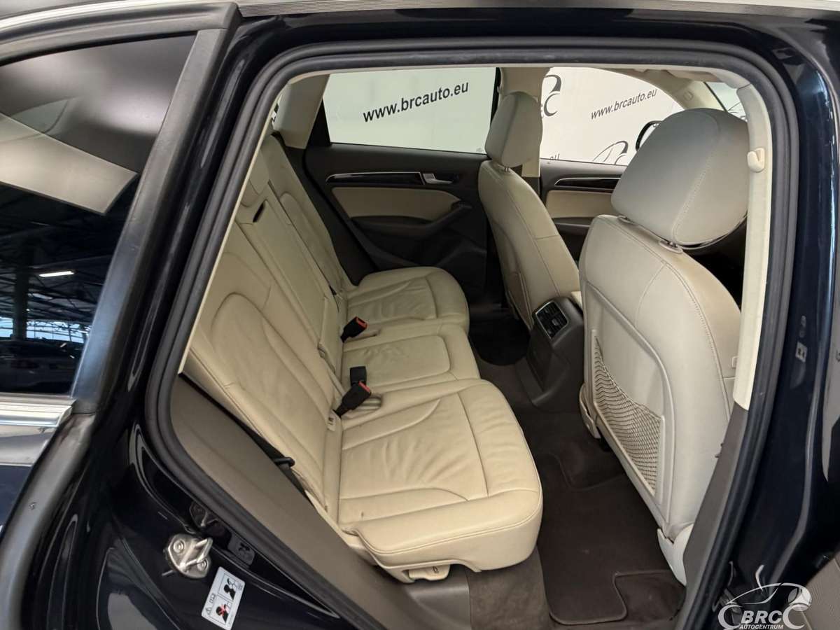 Audi Q5, 3.0 l., off-road / crossover