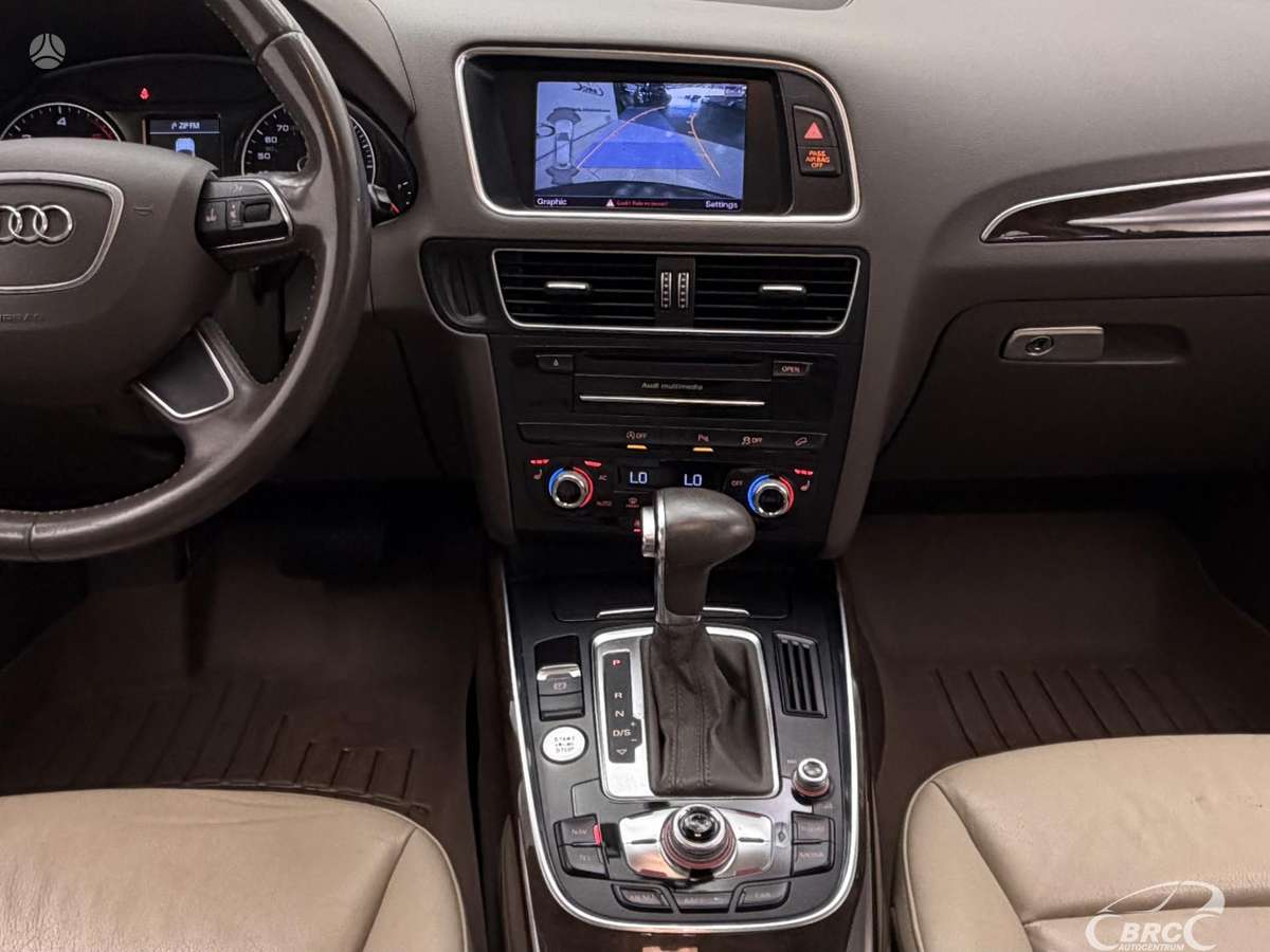 Audi Q5, 3.0 l., off-road / crossover