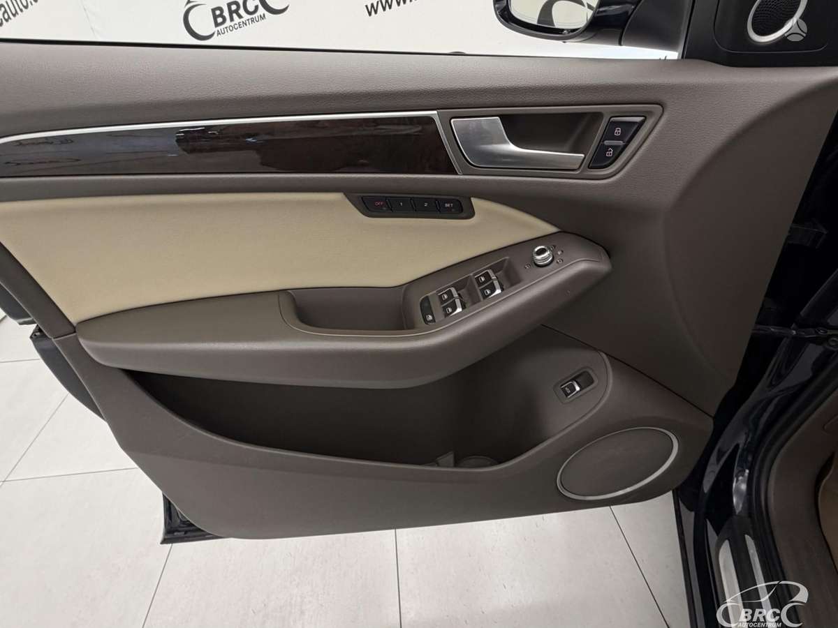 Audi Q5, 3.0 l., off-road / crossover
