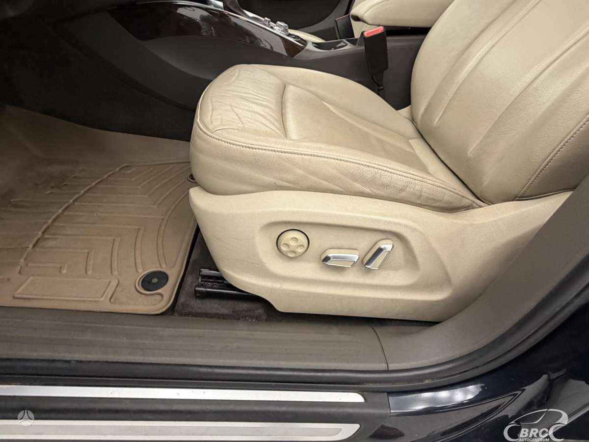 Audi Q5, 3.0 l., off-road / crossover