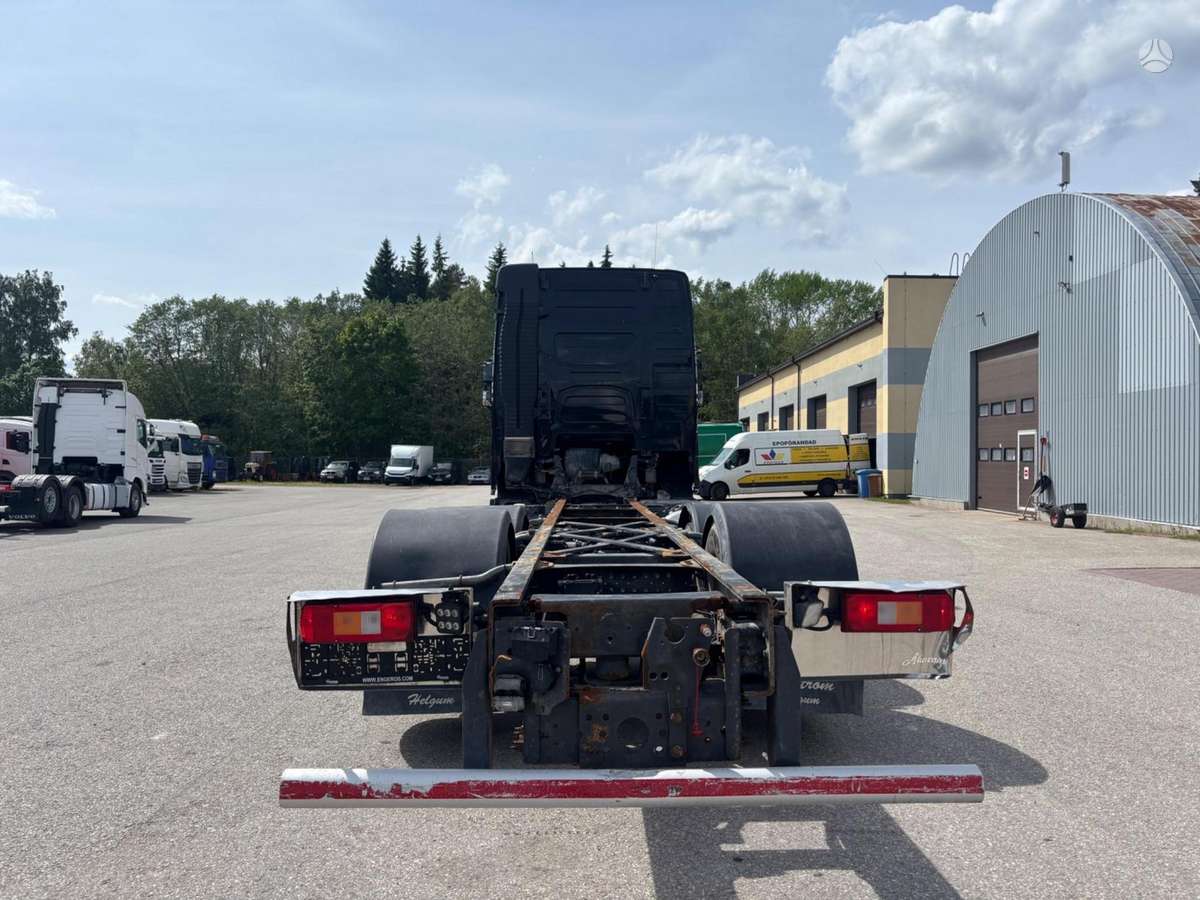 Volvo FH540, шасси