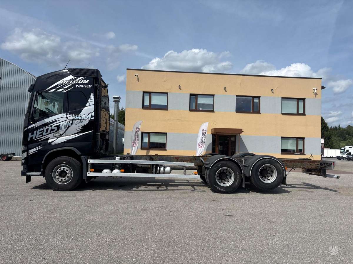 Volvo FH540, шасси