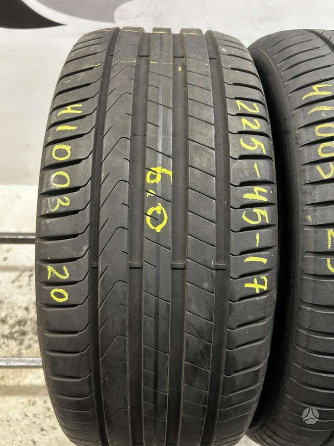 Pirelli P Zero PZ4, летние 225/45 R17