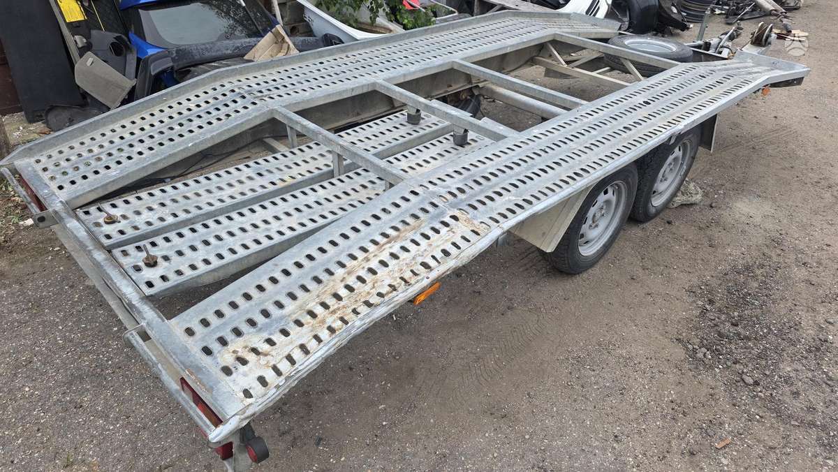 BORO BR2, auto transporter