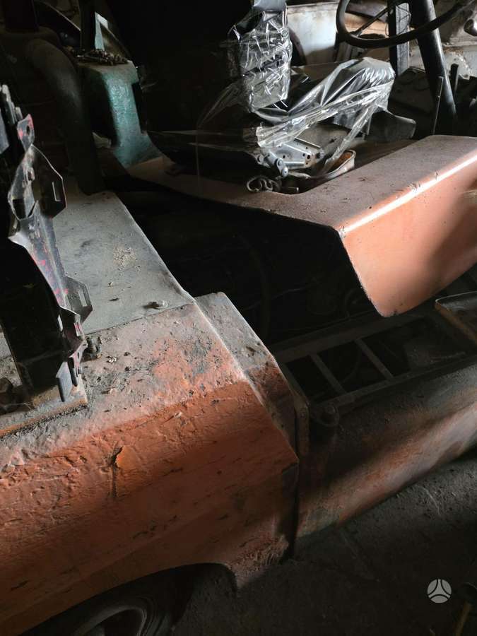 Balkancar Bulgar dalys, forklifts