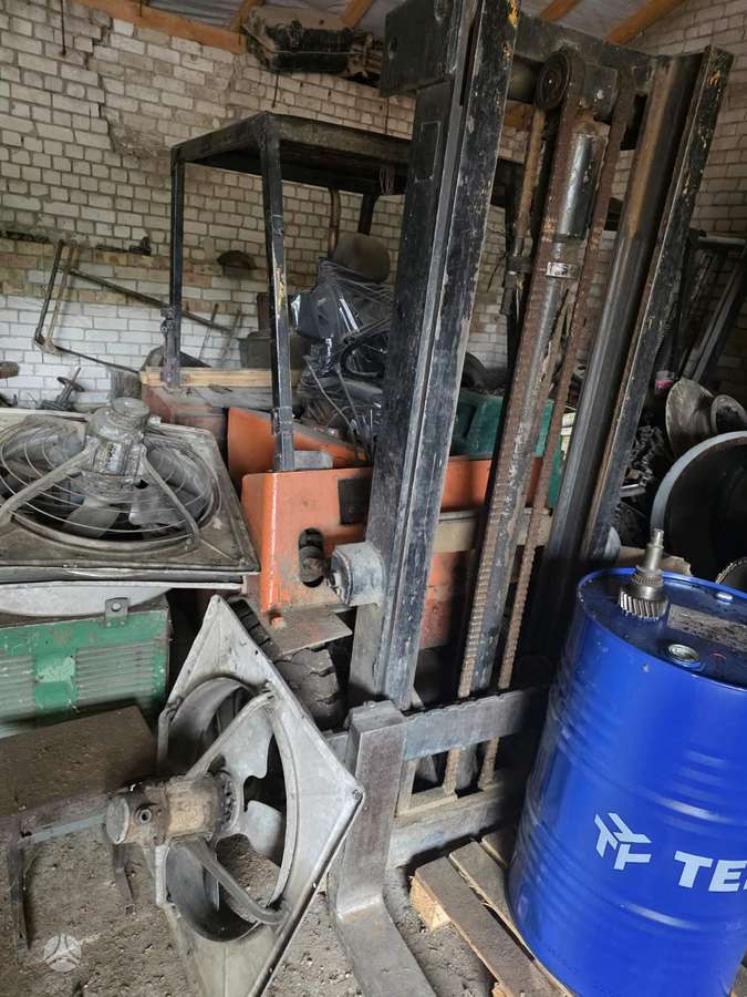 Balkancar Bulgar dalys, forklifts