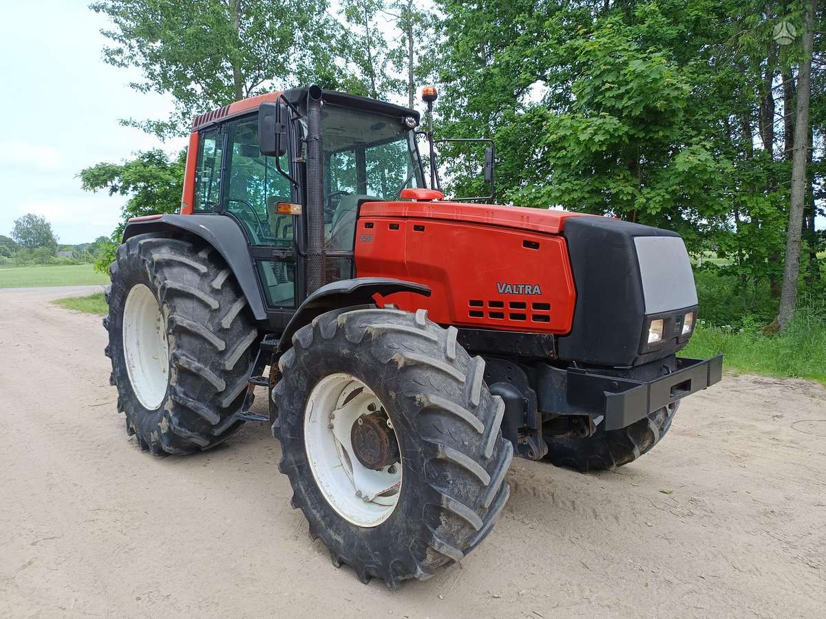 Valtra 8450 HITECH, tractors