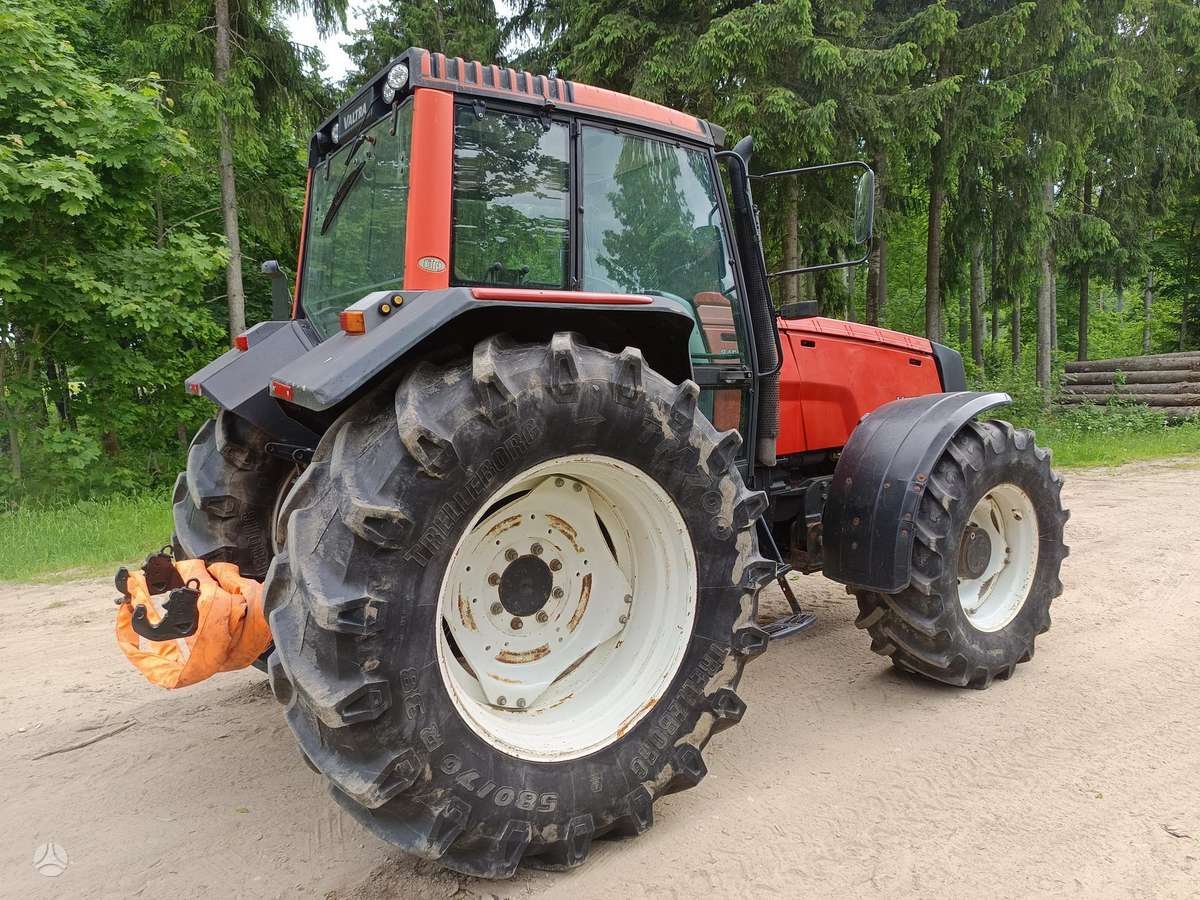 Valtra 8450 HITECH, tractors