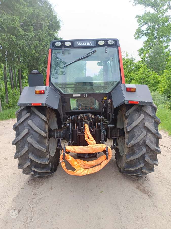 Valtra 8450 HITECH, tractors