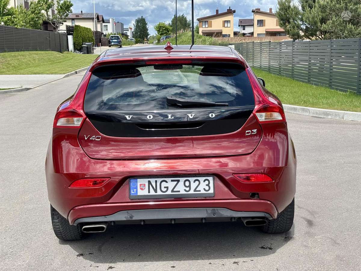 Volvo V40, 2.0 l., hatchback