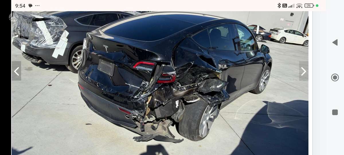 Tesla Model Y 7saygaee4nf365737
