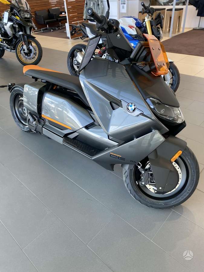 BMW CE 04, scooters / mopeds