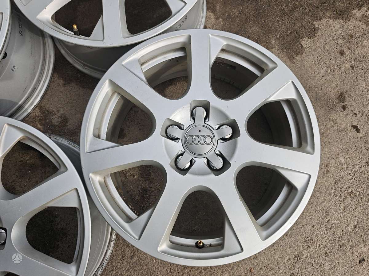 Audi A4, light alloy, R17
