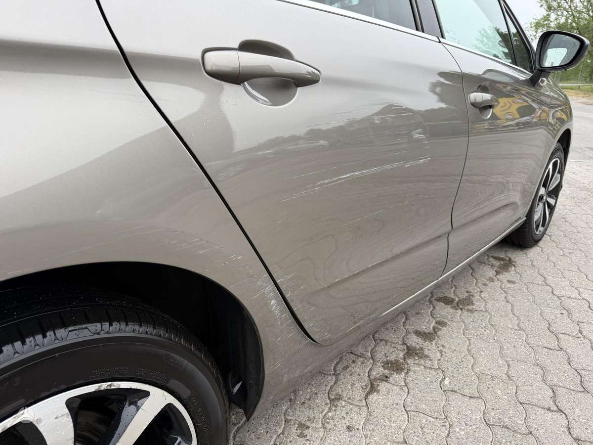 Citroen C4, 1.2 l., hatchback