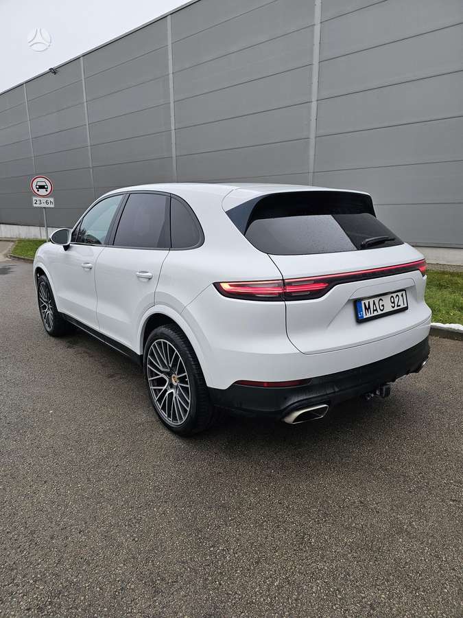 Porsche Cayenne - 2