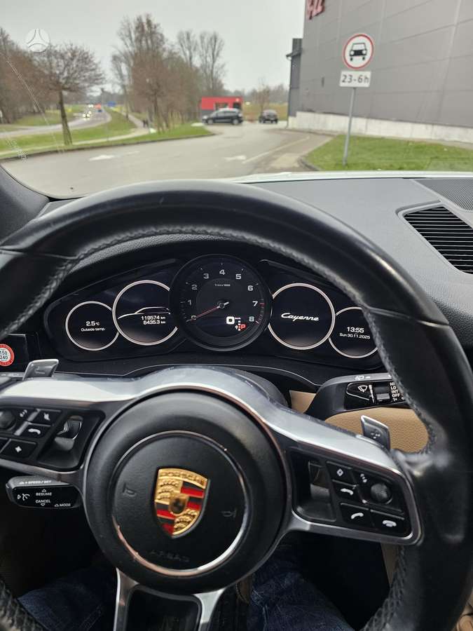 Porsche Cayenne, 3.0 l., hatchback