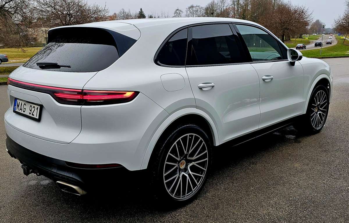 Porsche Cayenne - 5