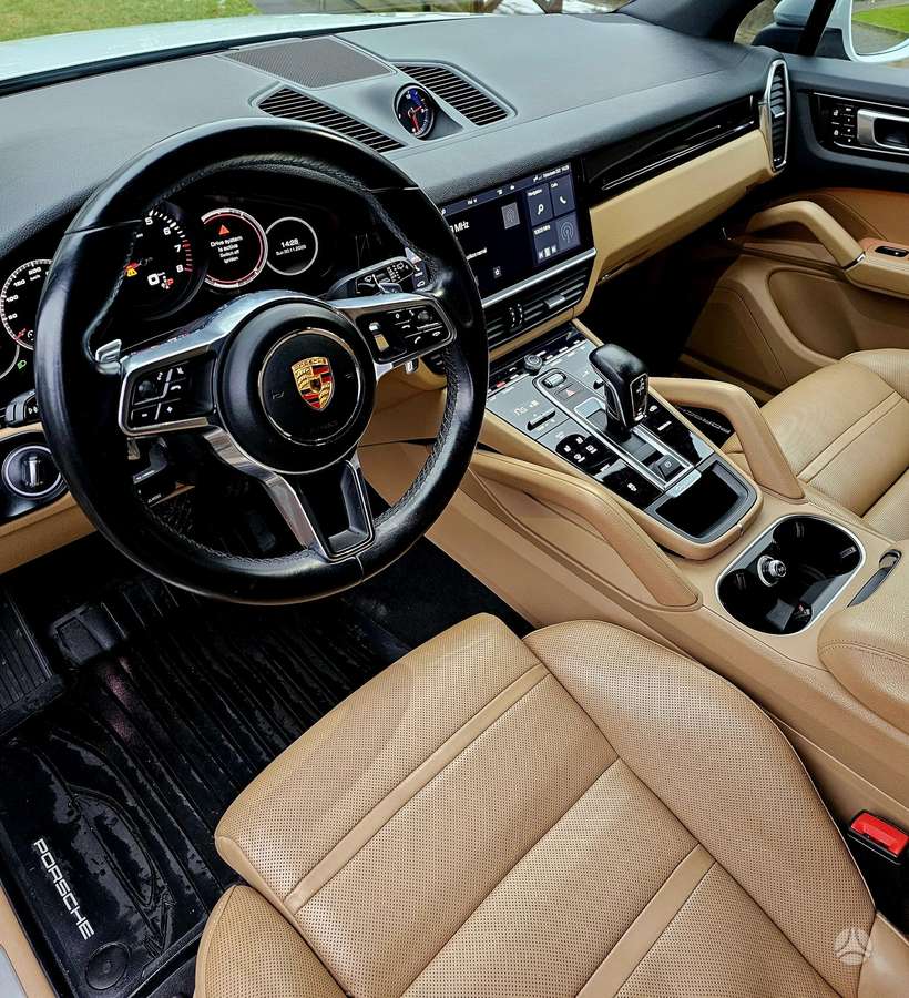 Porsche Cayenne - 6