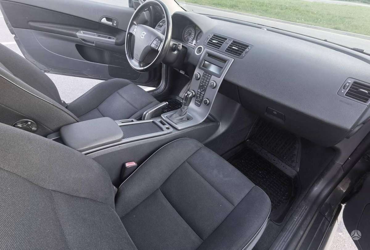 Volvo C30, 1.6 l., hatchback