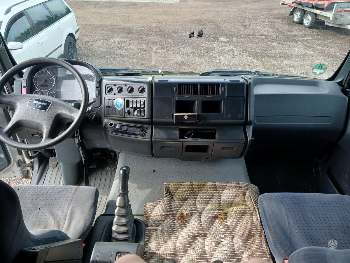 MAN TGL 8.240, bortu