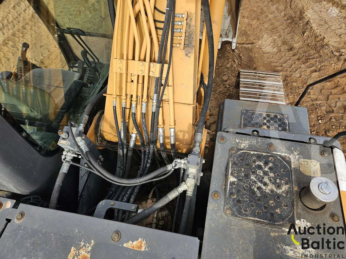 Case CX 210 B, excavator