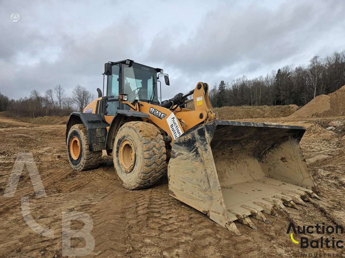 Case 821 F, frontal loader