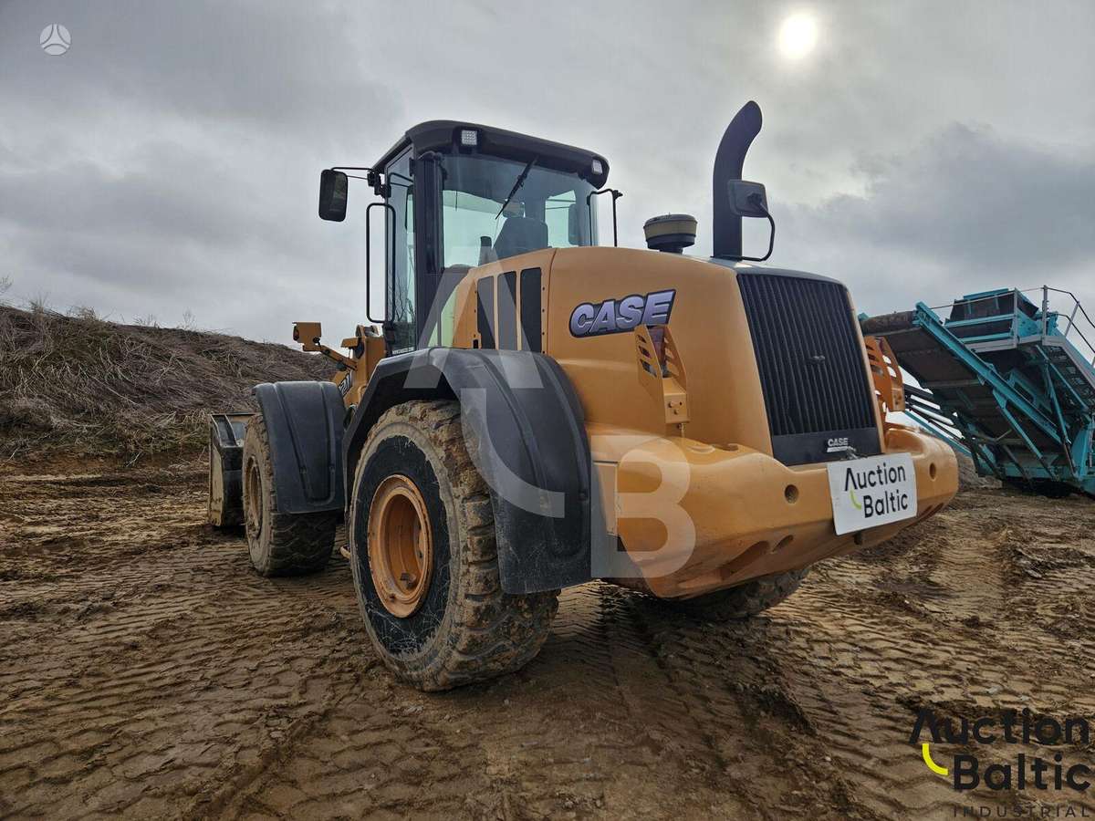 Case 821 F, frontal loader
