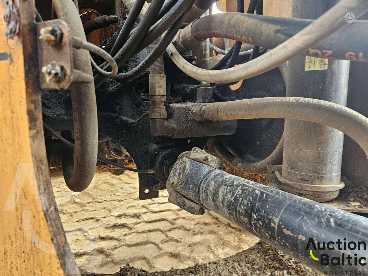 Case 821 F, frontal loader