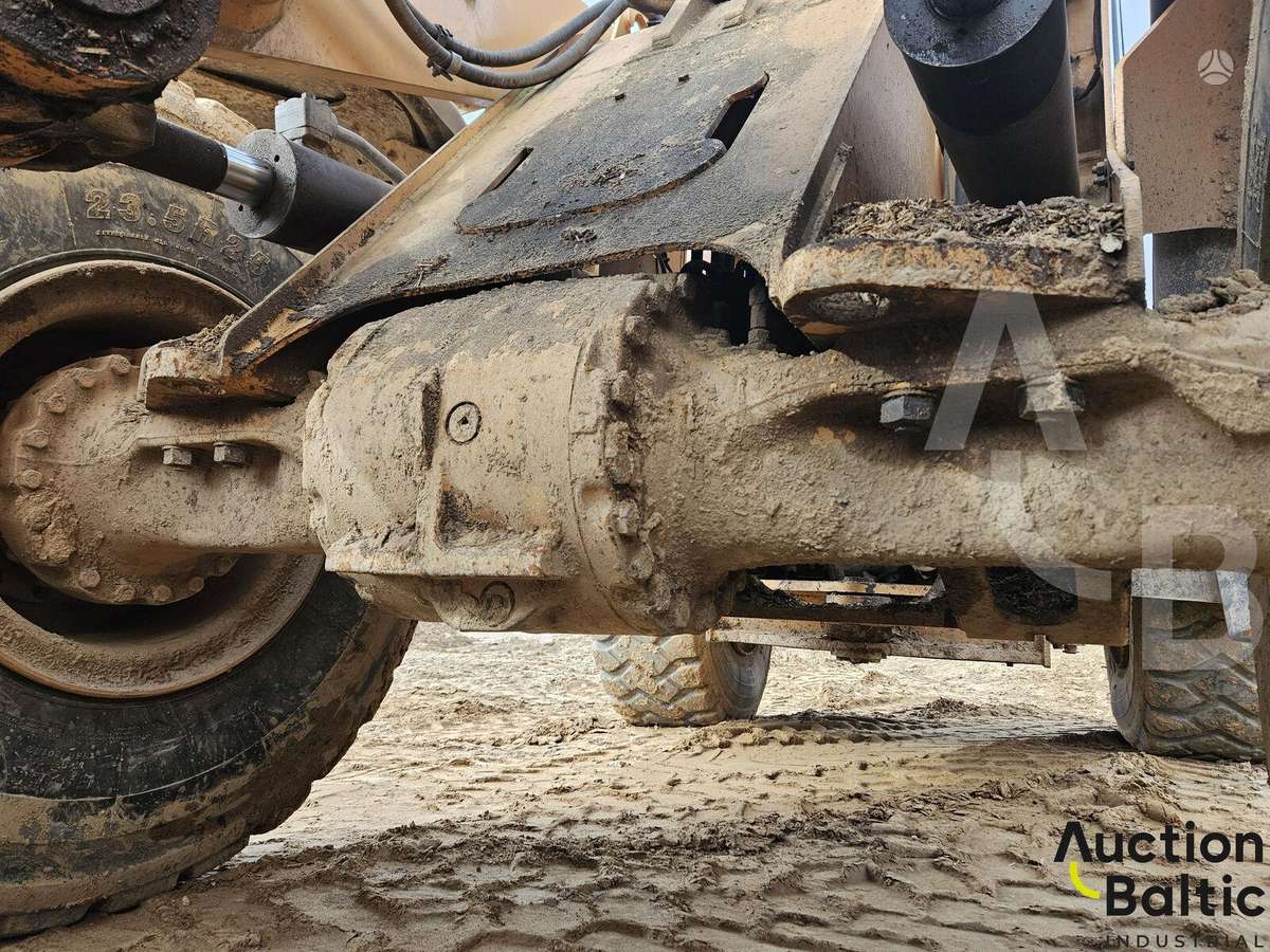 Case 821 F, frontal loader