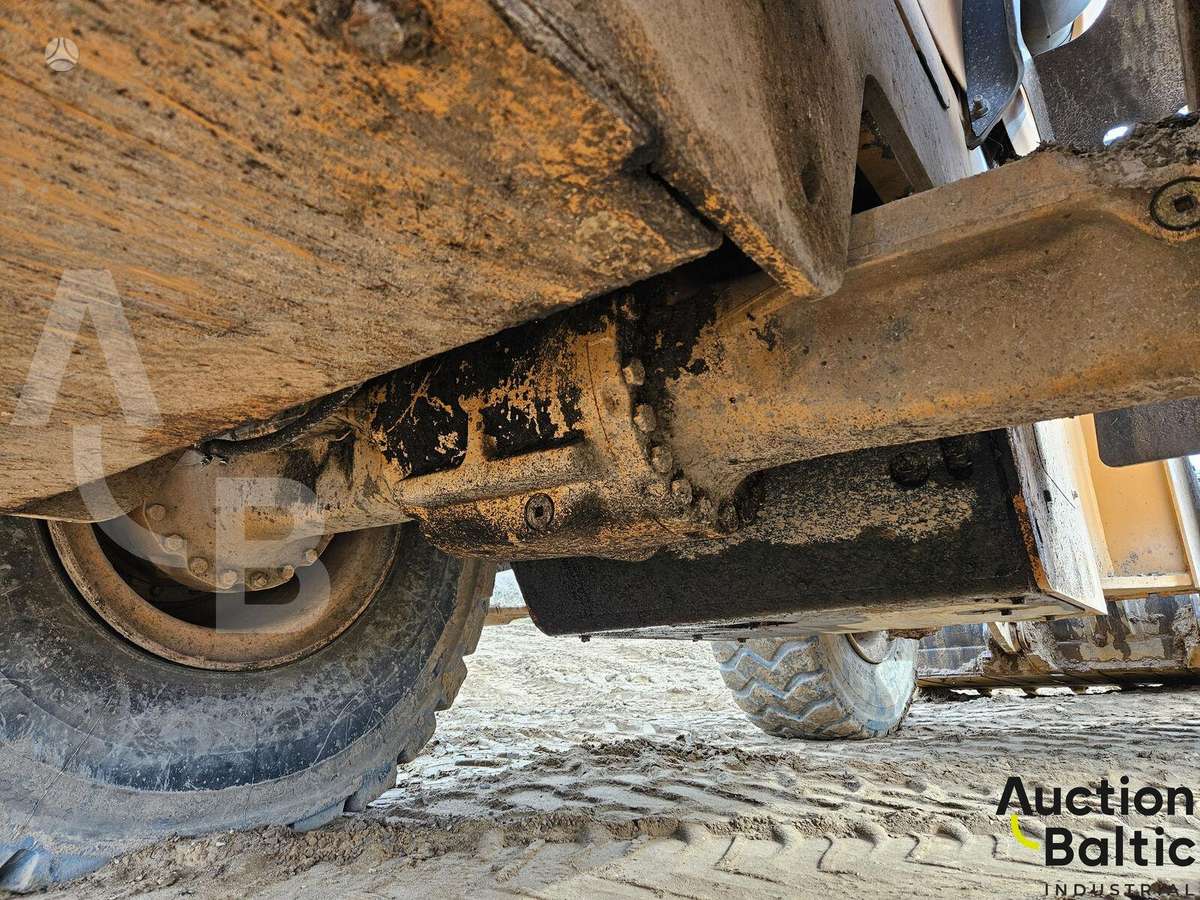 Case 821 F, frontal loader
