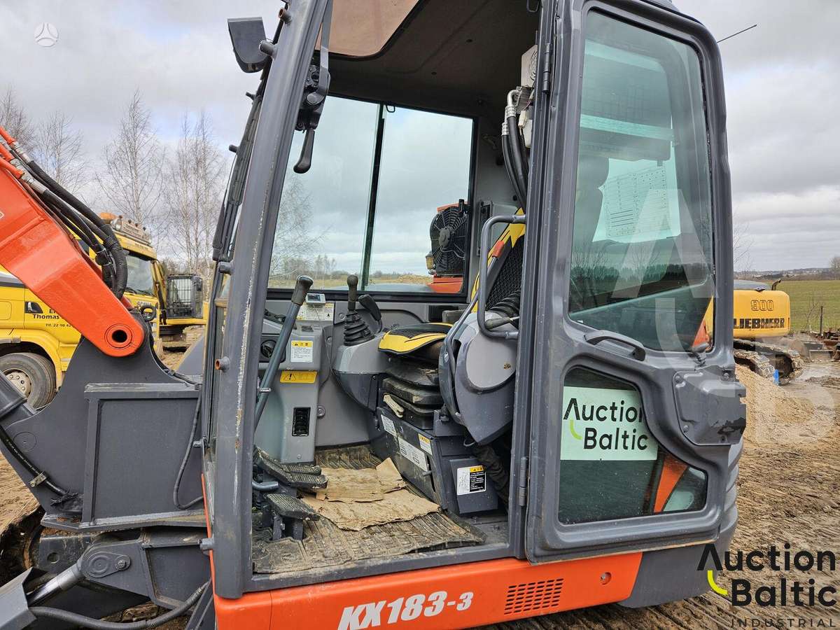 Kubota KX 183-3, экскаваторы