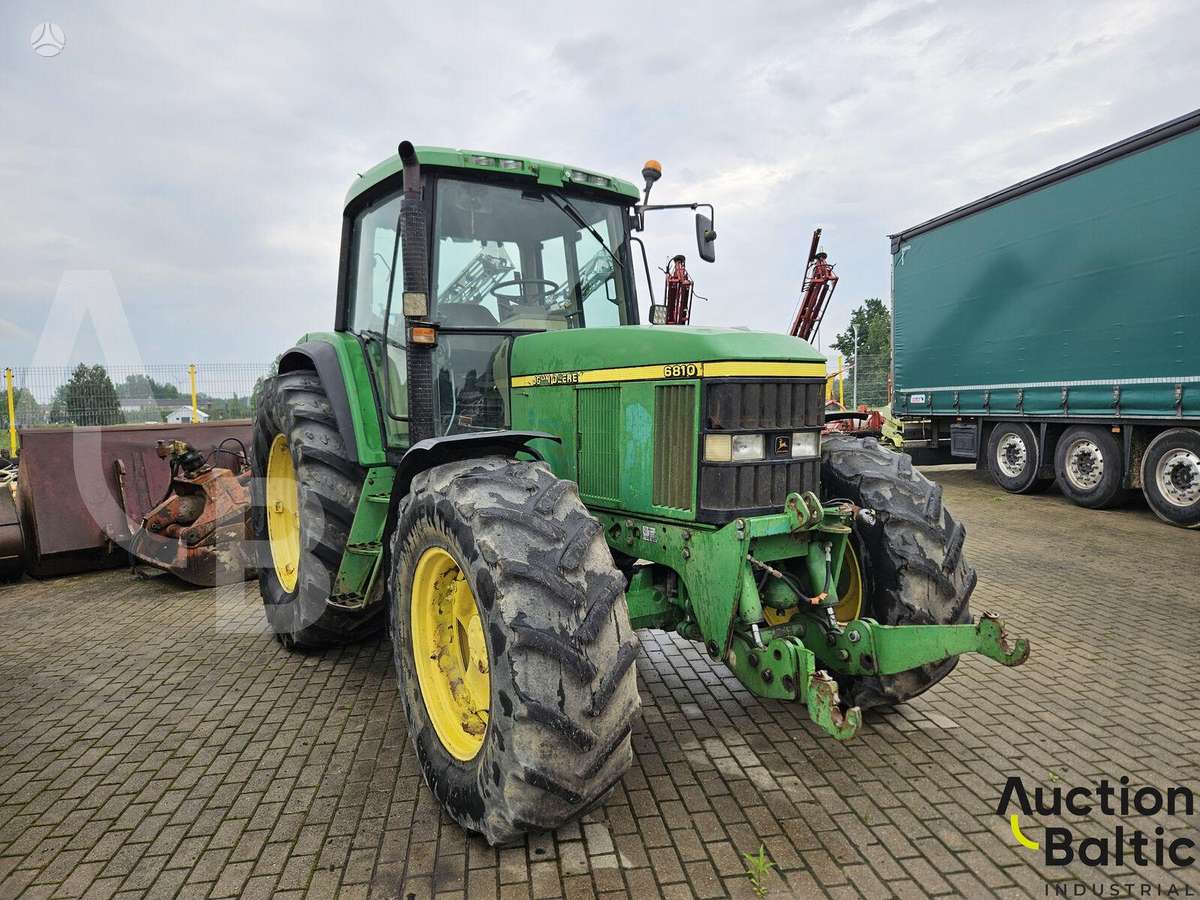 John Deere 6810, traktoriai