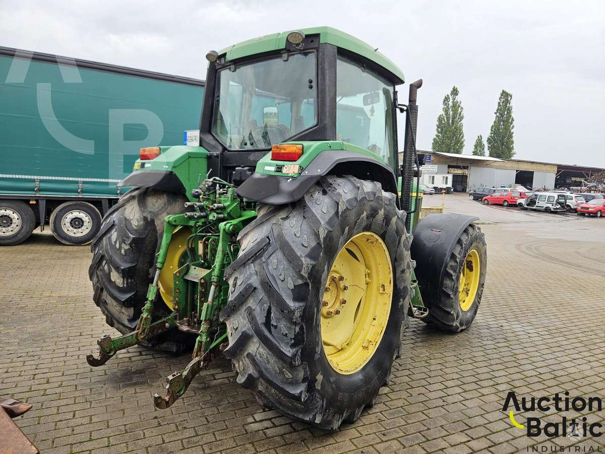 John Deere 6810, traktoriai