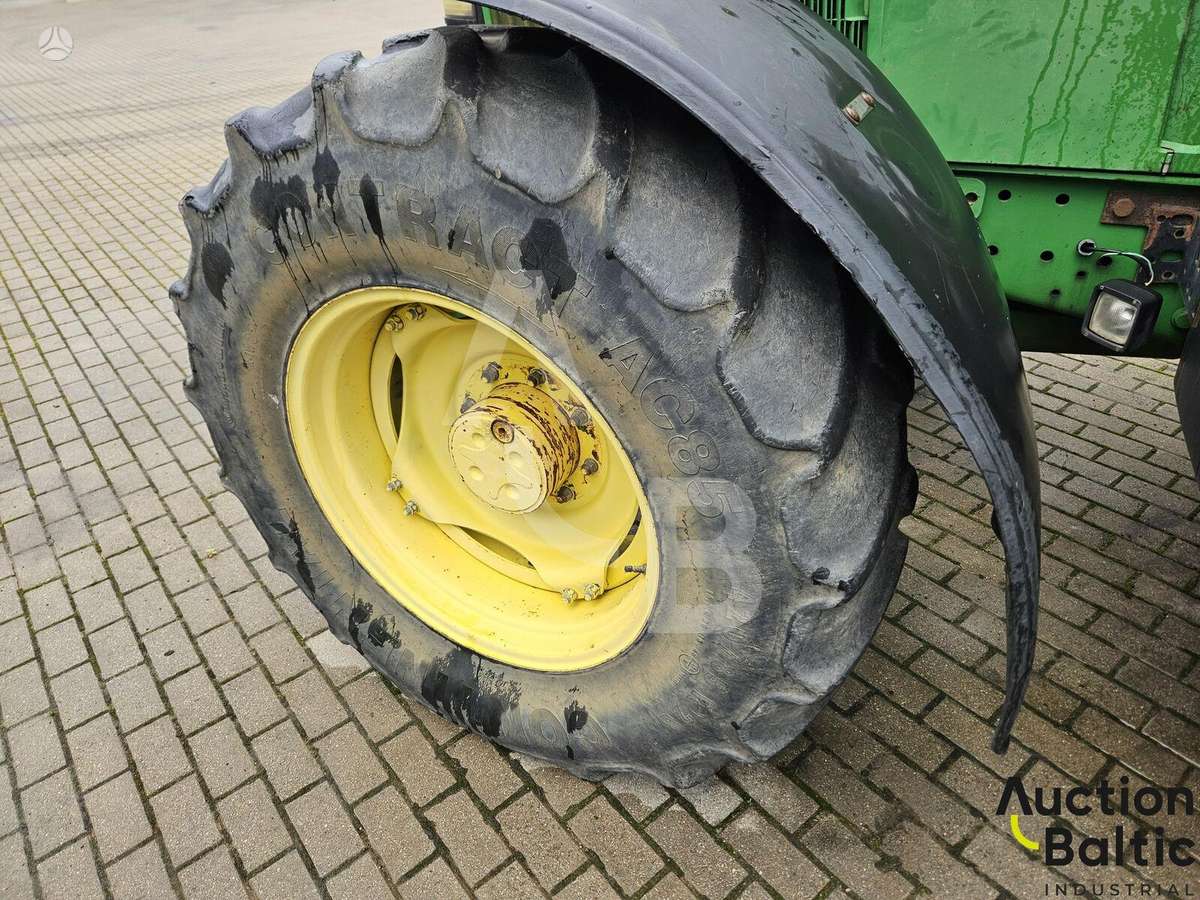 John Deere 6810, тракторы