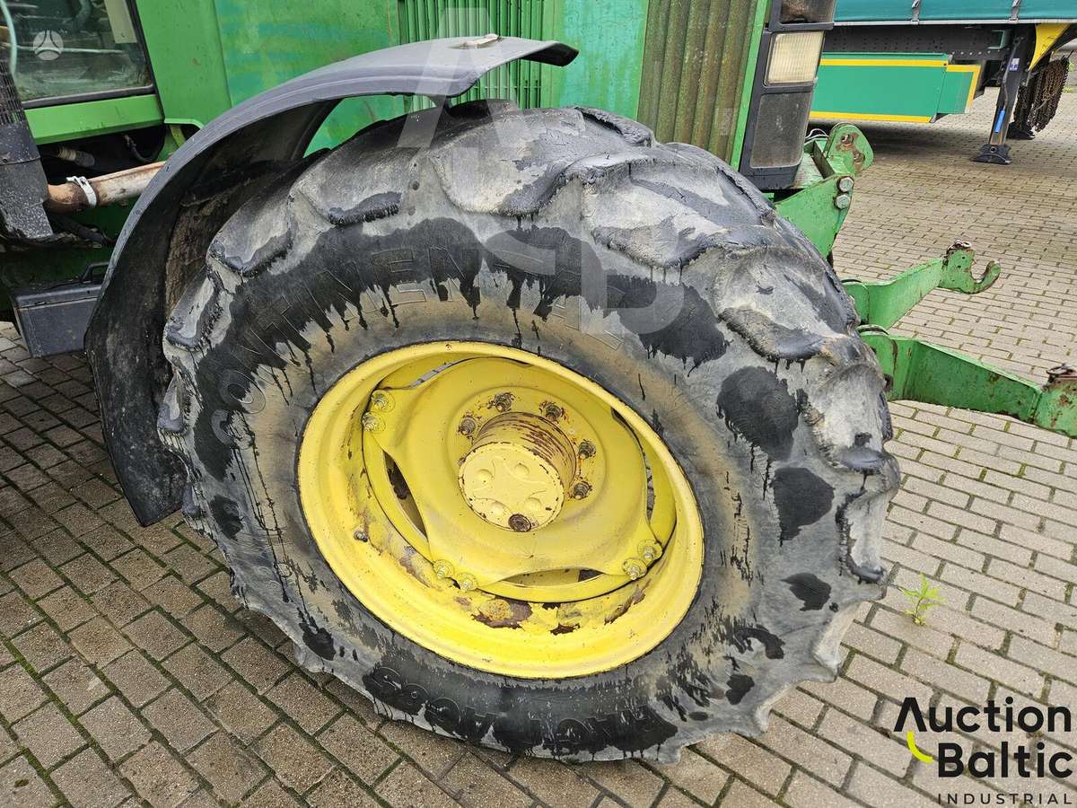 John Deere 6810, тракторы