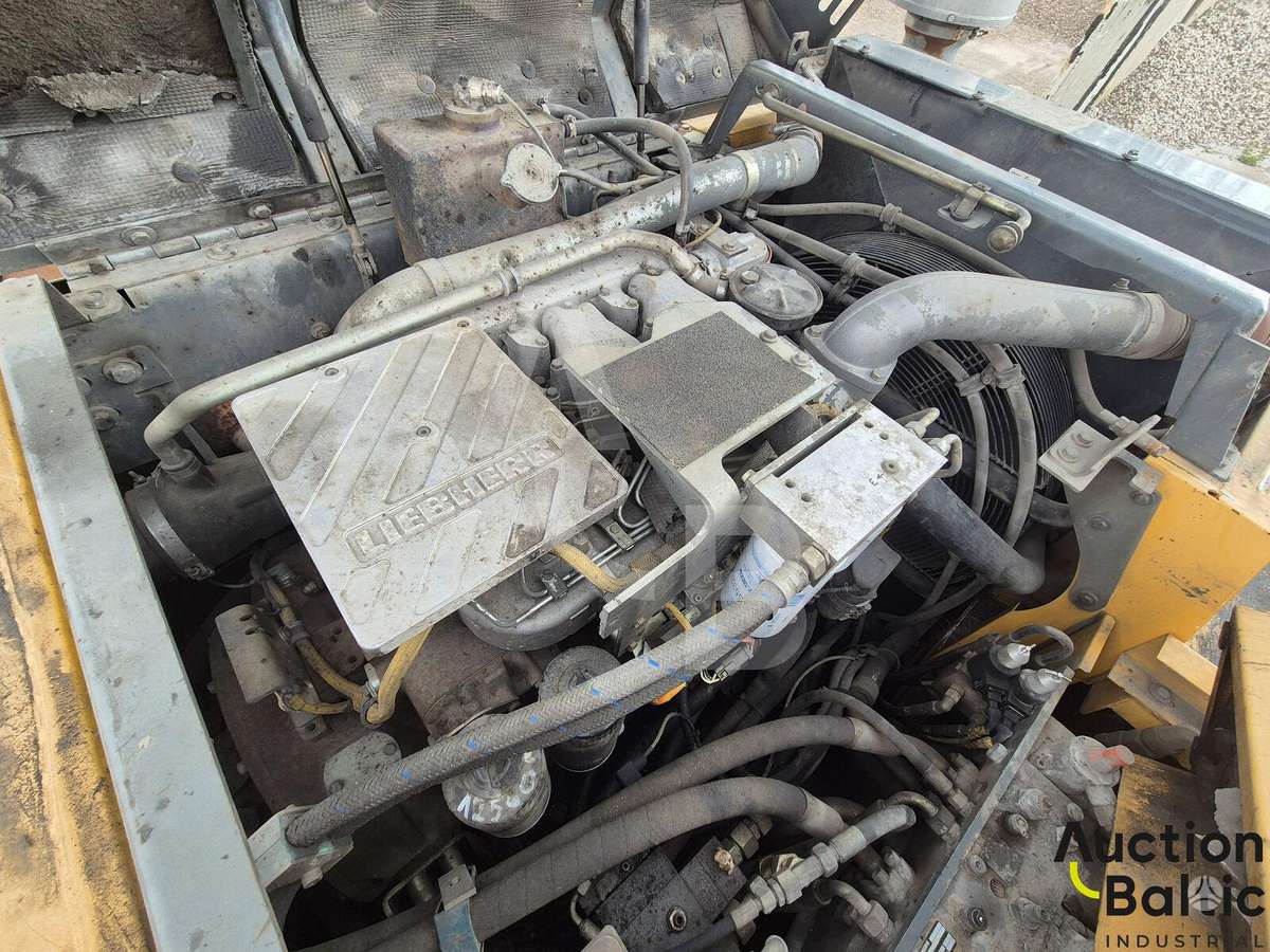 Liebherr 924, excavator