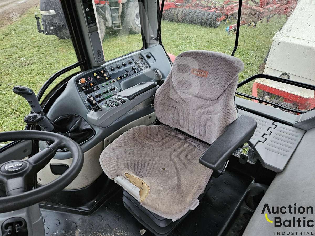 Valtra T190, tractors