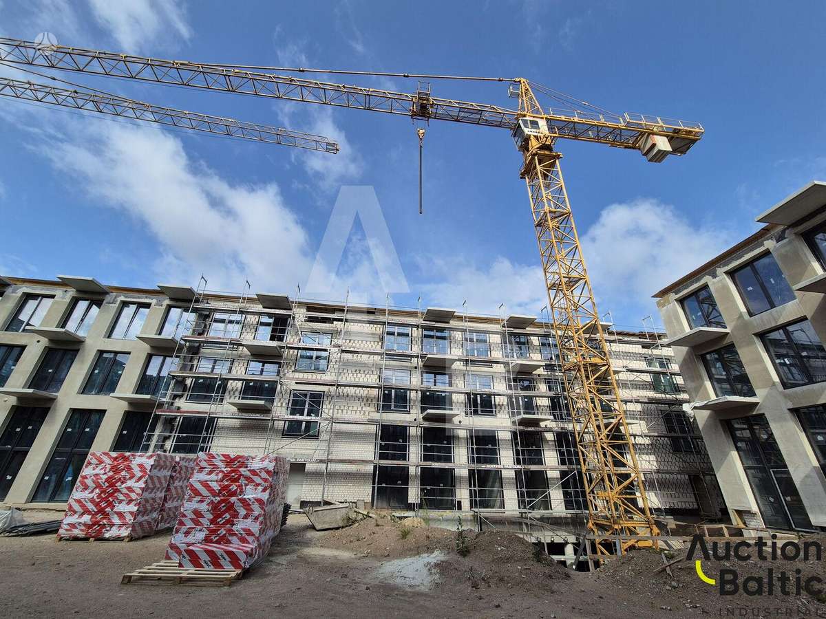 Liebherr 112 ECH, crane