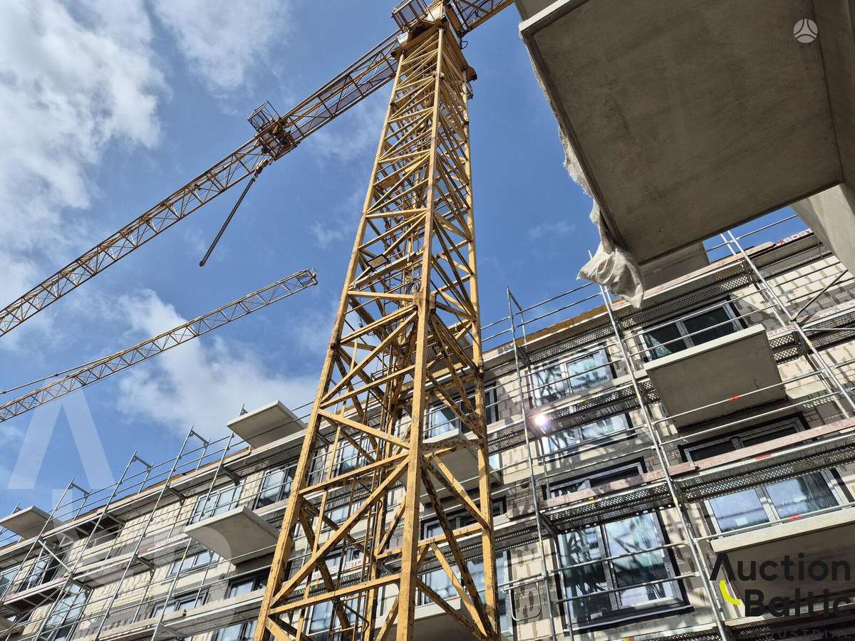 Liebherr 112 ECH, crane