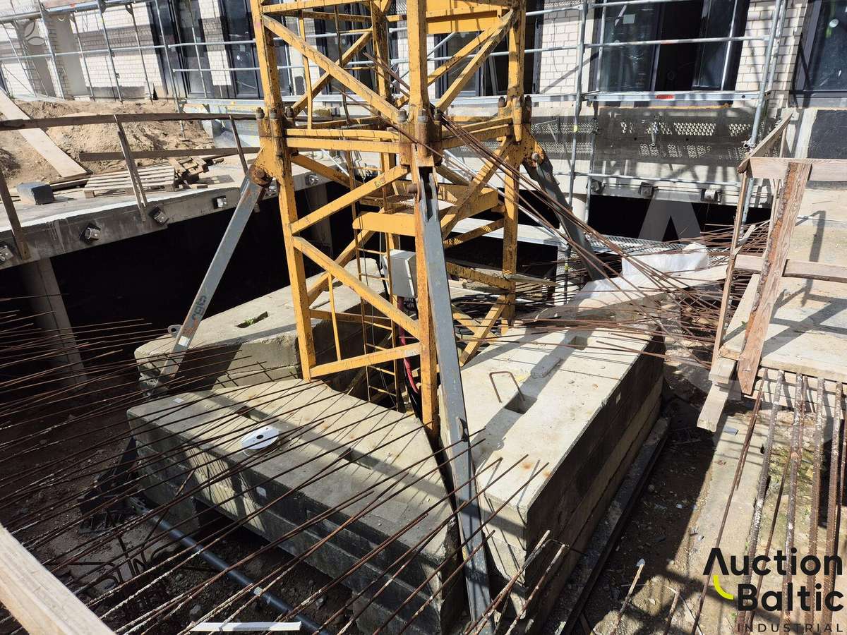 Liebherr 112 ECH, краны