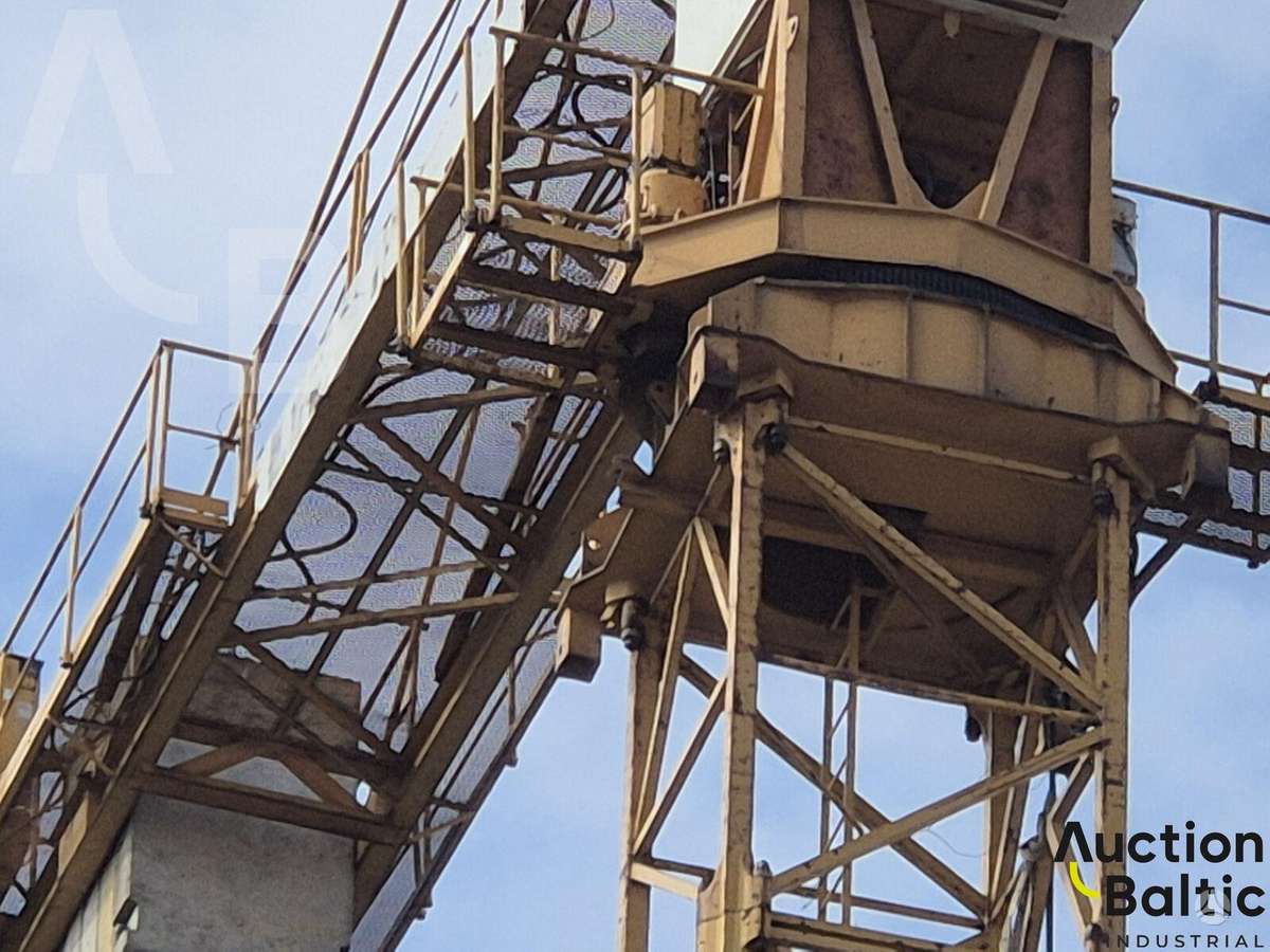 Liebherr 112 ECH, kranai