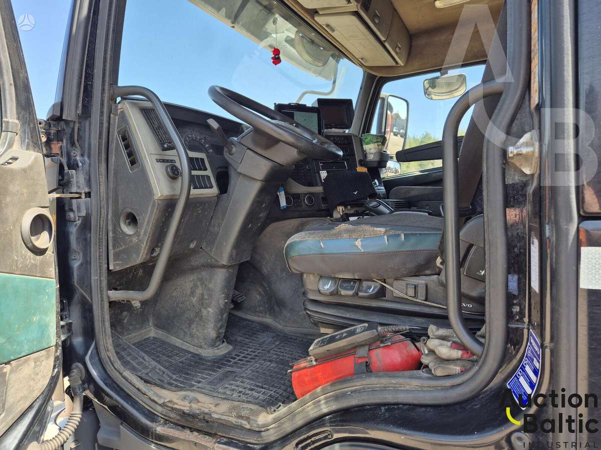 Volvo FM330, garbage trucks