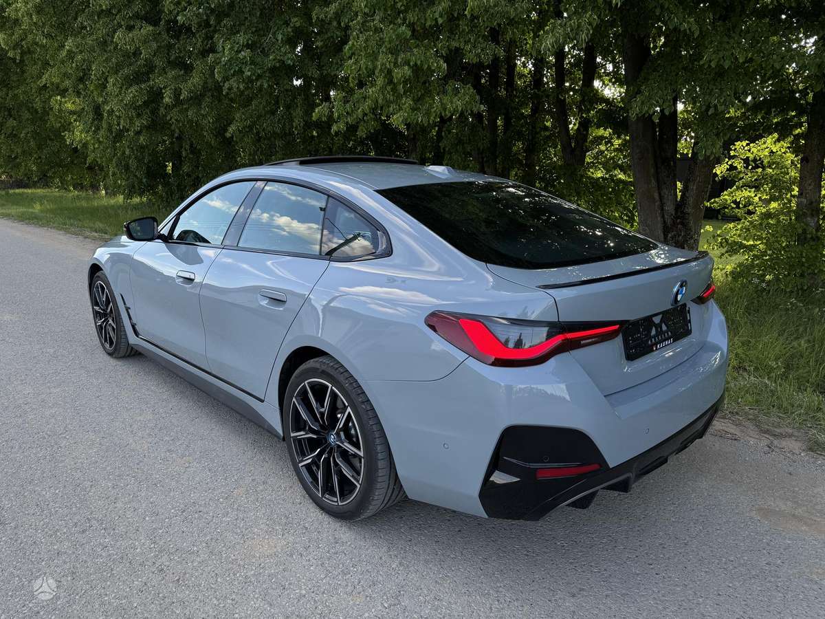 BMW i4, hatchback