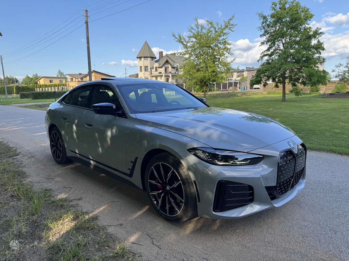 BMW i4, hatchback