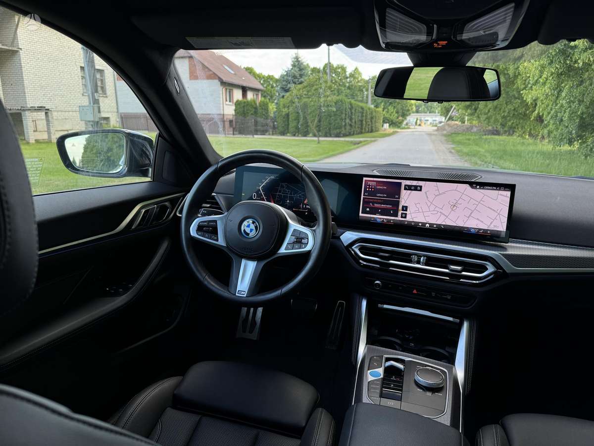 BMW i4, hatchback