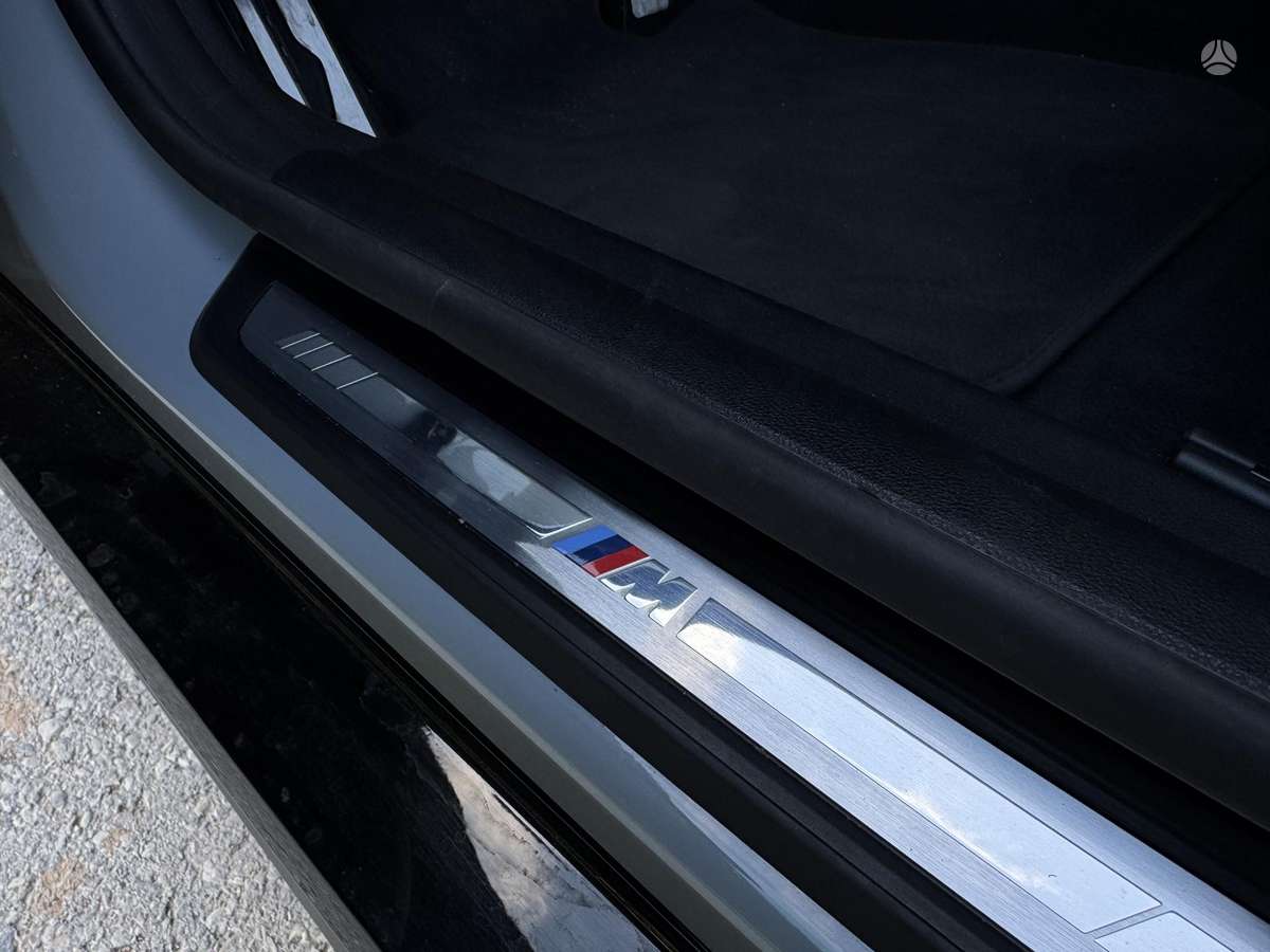 BMW i4, hatchback