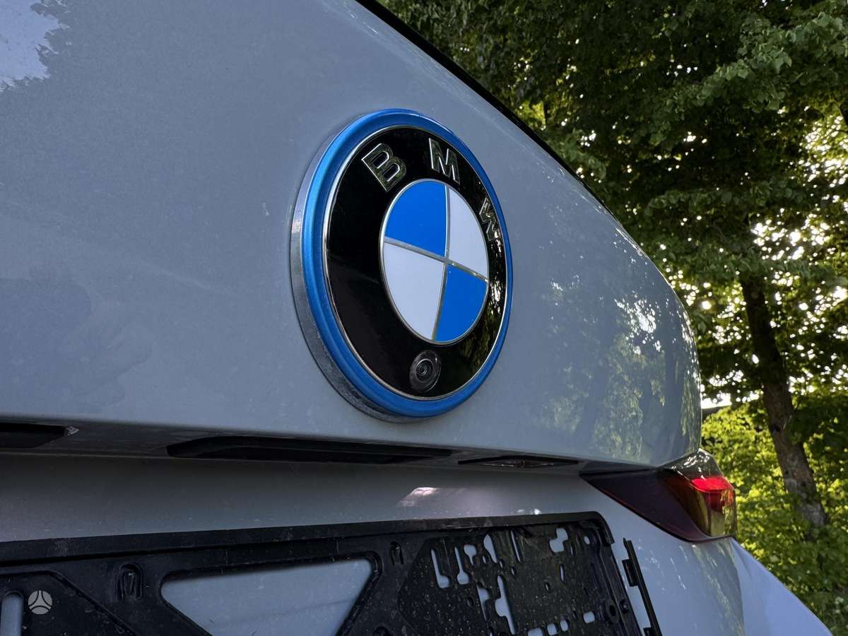 BMW i4, hatchback