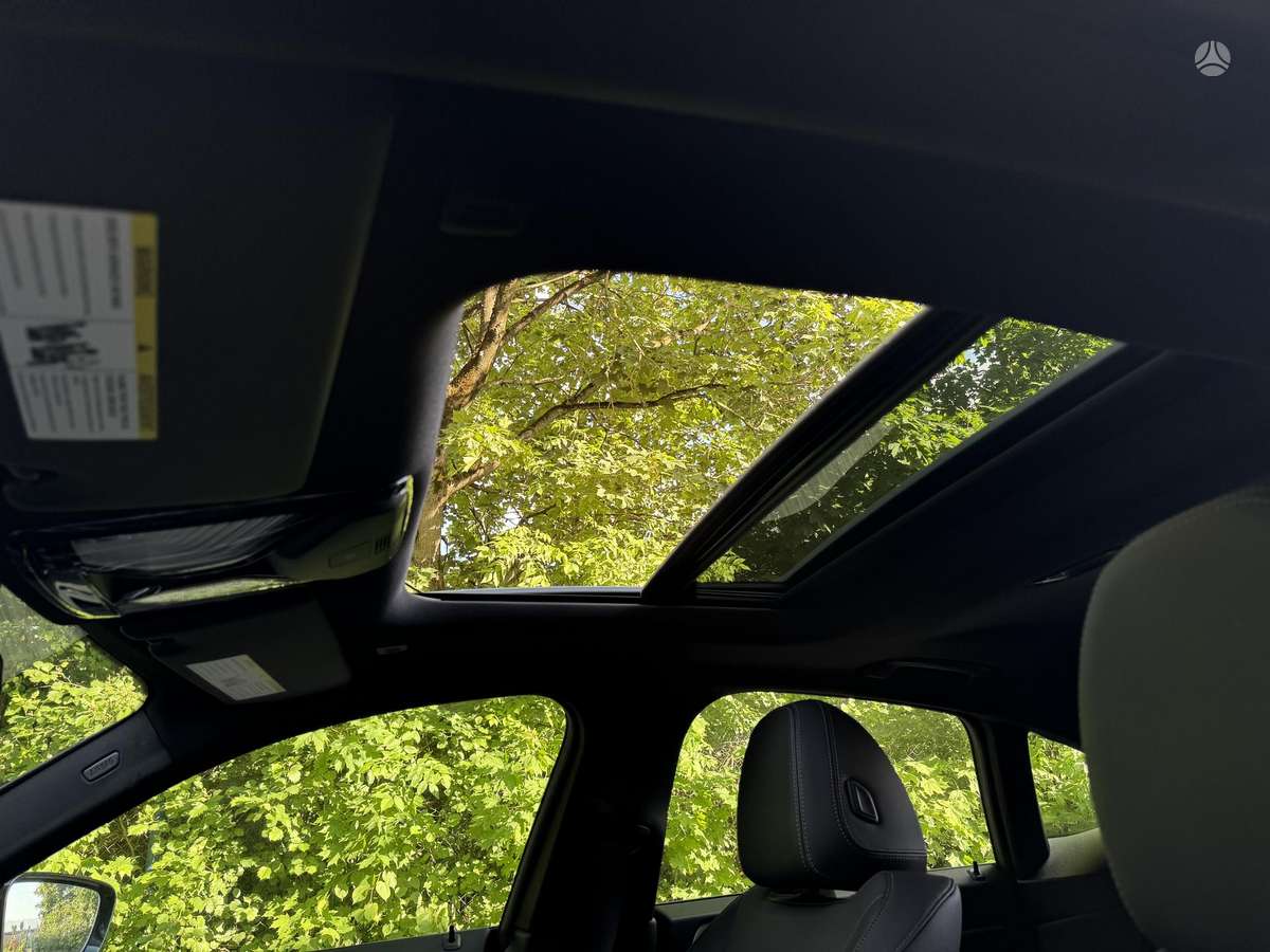 BMW i4, hatchback