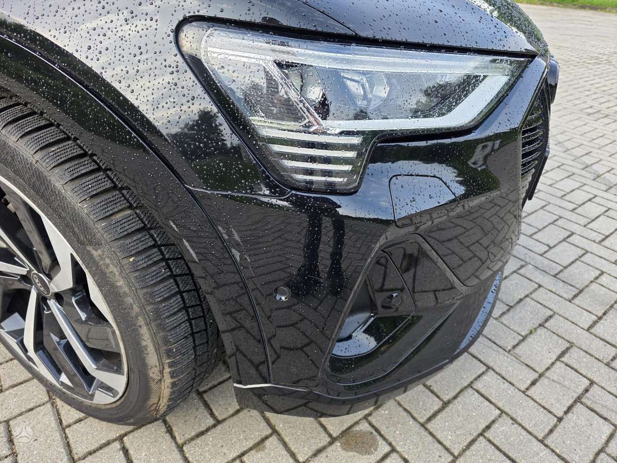 Audi e-tron, 95 kWh, off-road / crossover