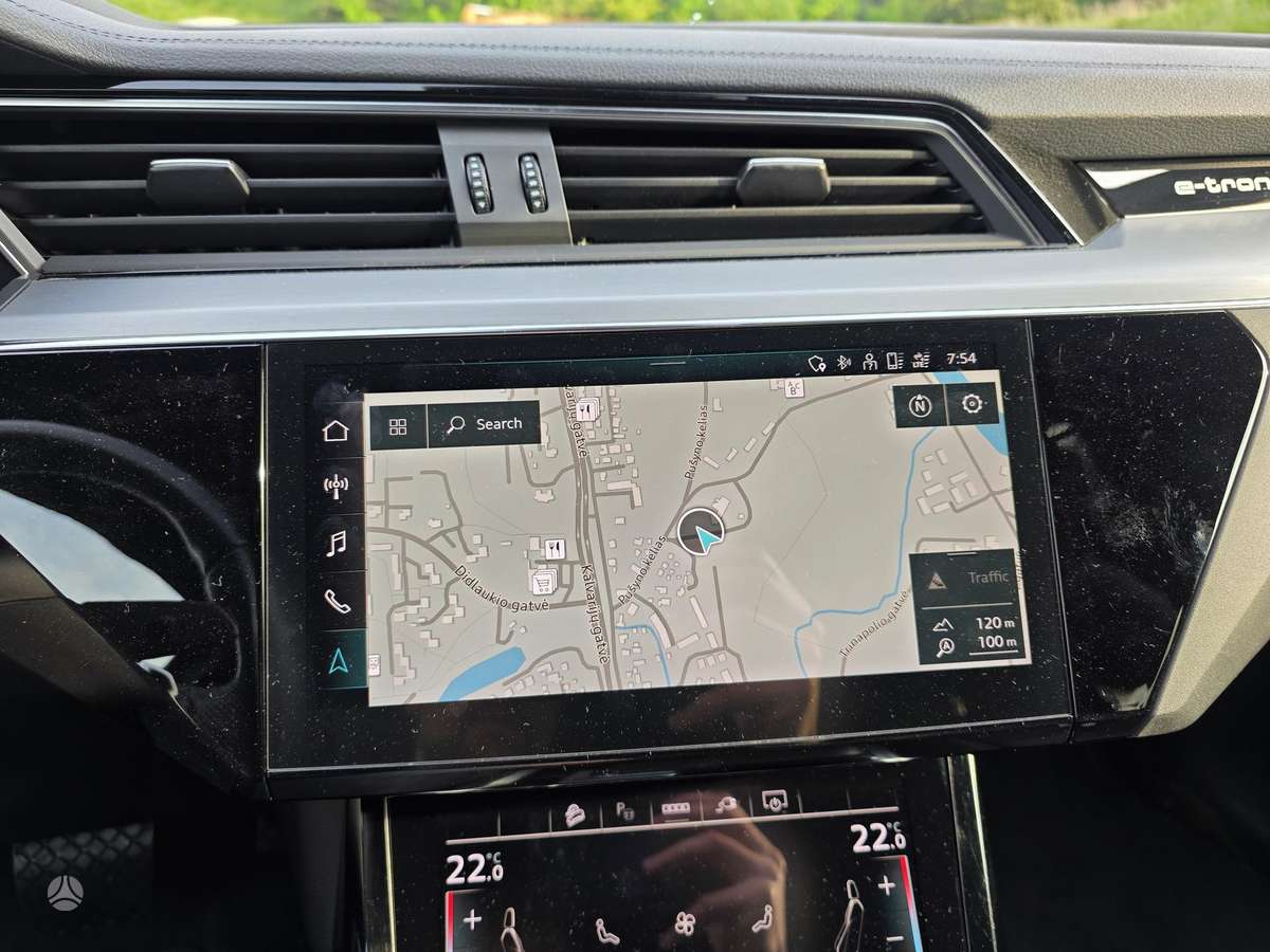 Audi e-tron, 95 kWh, off-road / crossover